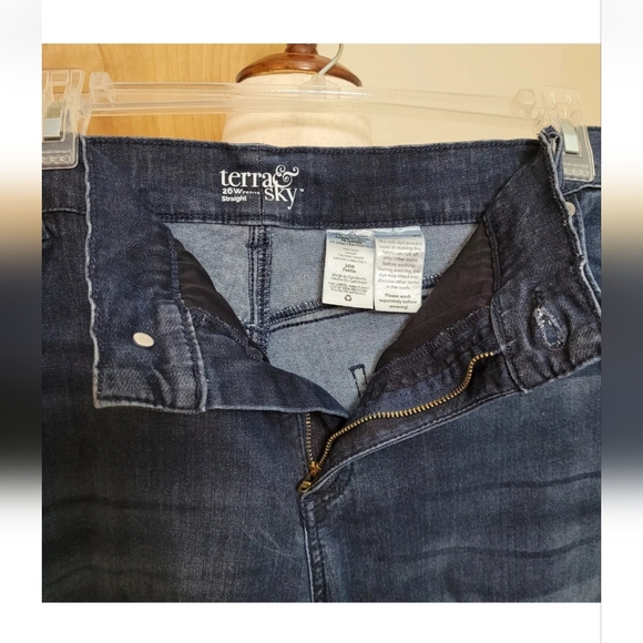Terra & Sky Jeans, Women's 26 W PETITE Blue stretch Denim Straight leg High Rise - Picture 11 of 12
